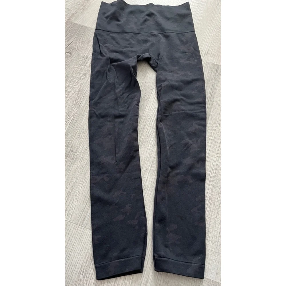 Bagatelle women's gray camouflage M - Picture 2 of 8